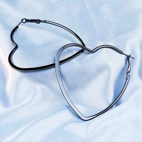 BIG HEART HOOP Earrings Gunmetal Silver tone NEW! 1165 - Picture 3 of 3